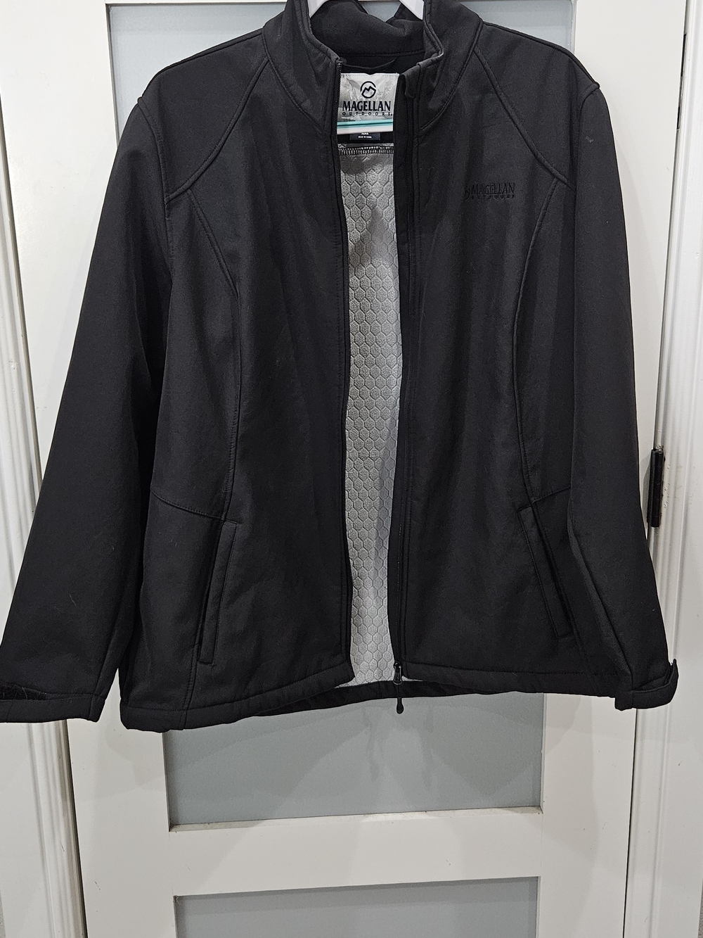 Magellan Outdoors Women's Black Softshell Jacket